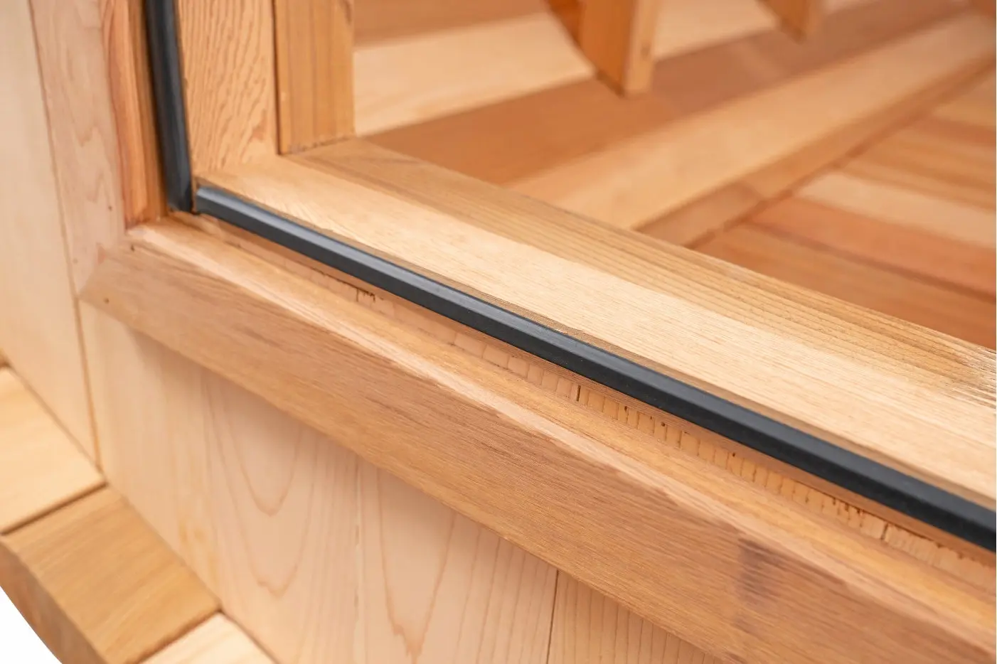 6 FT Classic Red Cedar Barrel Sauna - 4-6 Person - Image 8